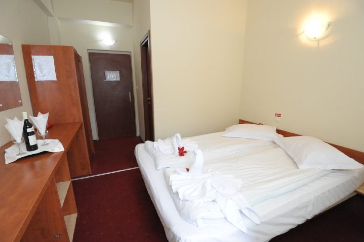HOTEL PIN