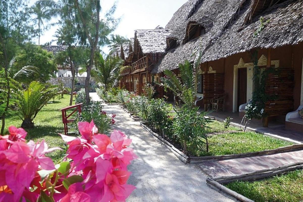 SAMAKI LODGE