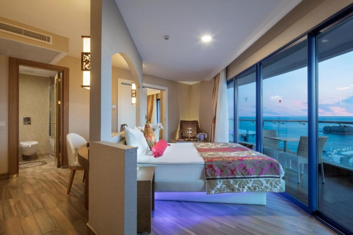 Granada Luxury Resort