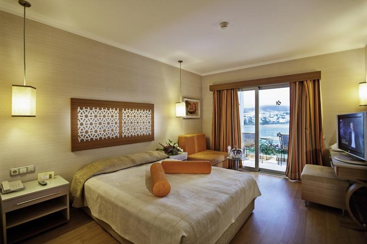 ROYAL ASARLIK BEACH HOTEL AND SPA