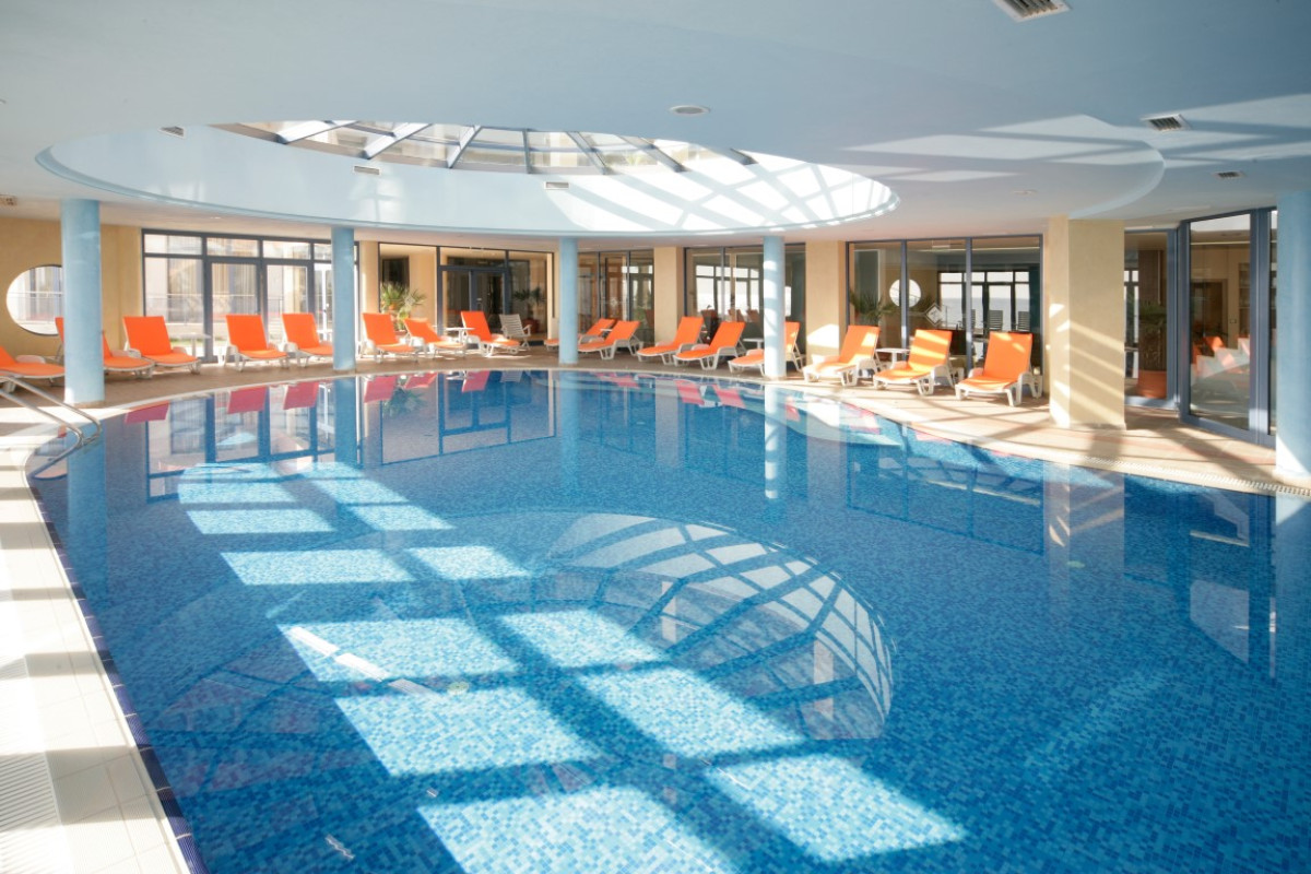 Azalia (St.Constantin:E) 4*