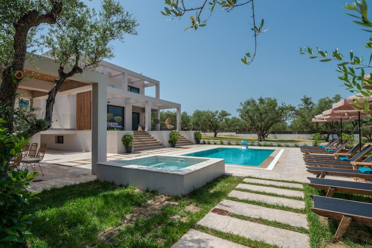 DELIGHT LUXURY VILLA