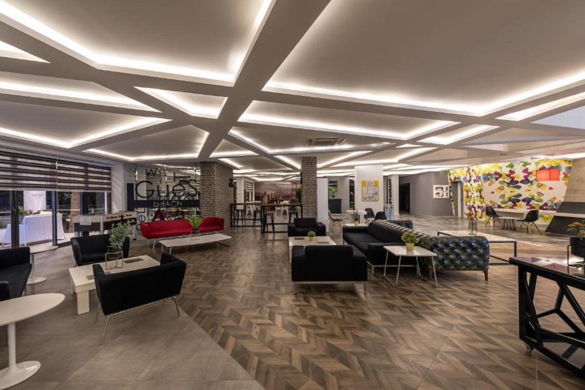 White City Beach Hotel