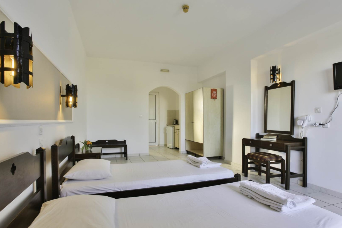 Hillside Studios&Apartments