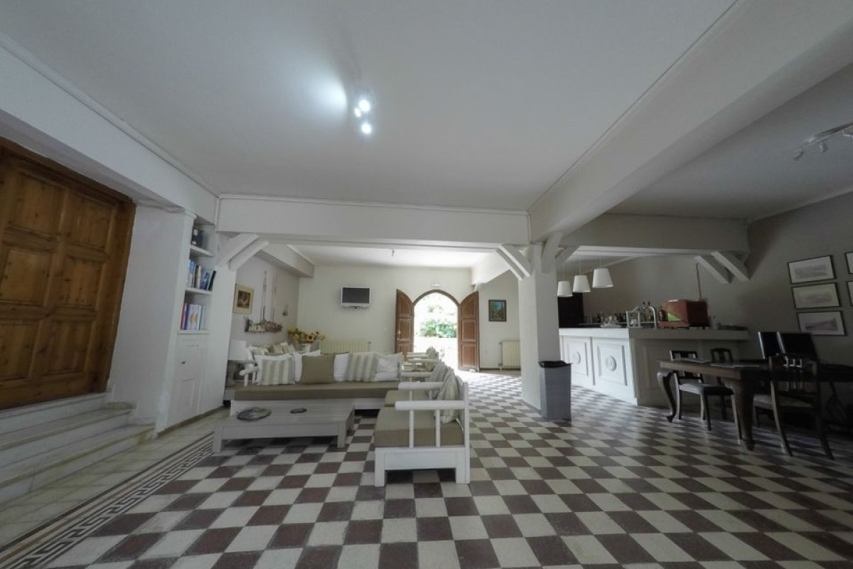 Olive Press Hotel  Apartments