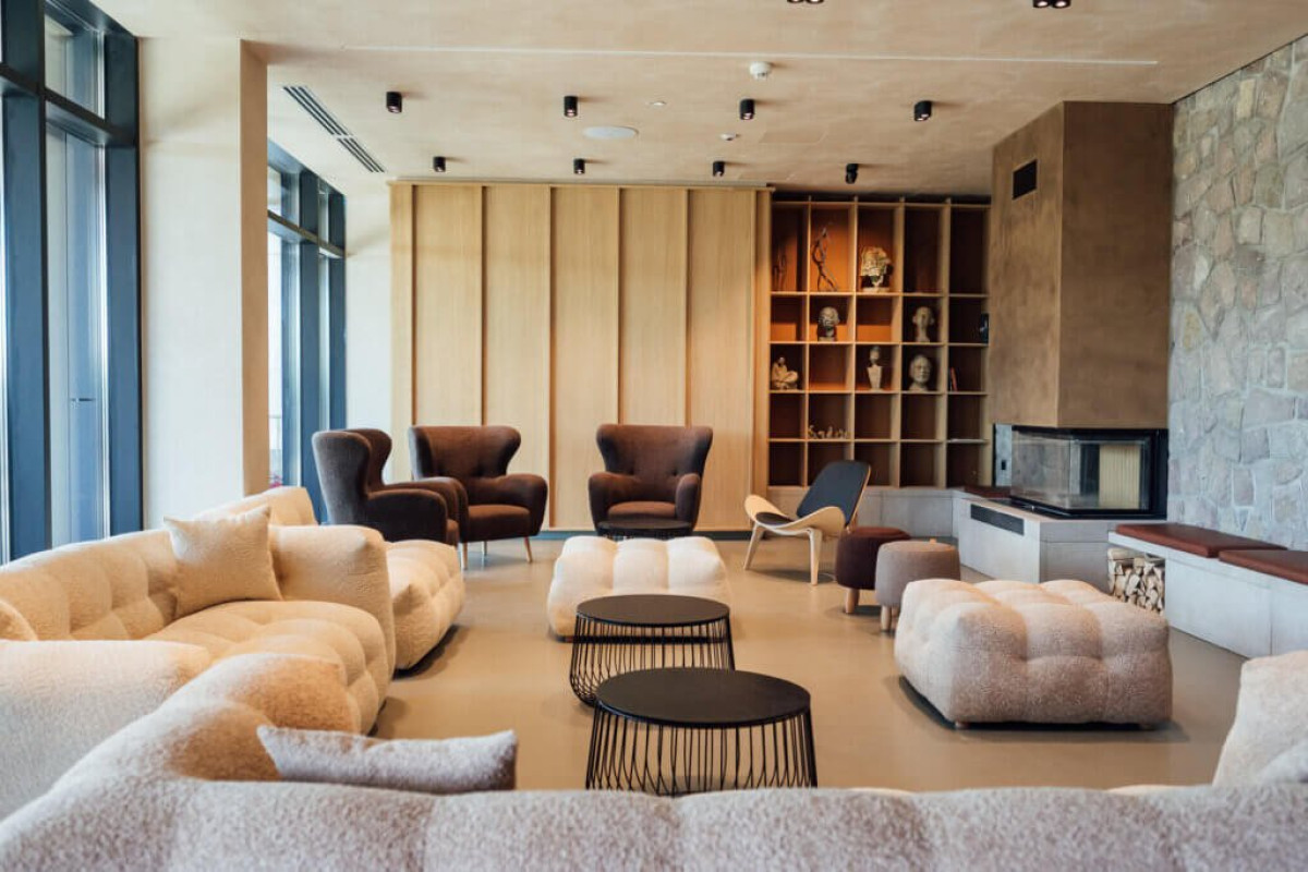 PEAKTURE HOTEL