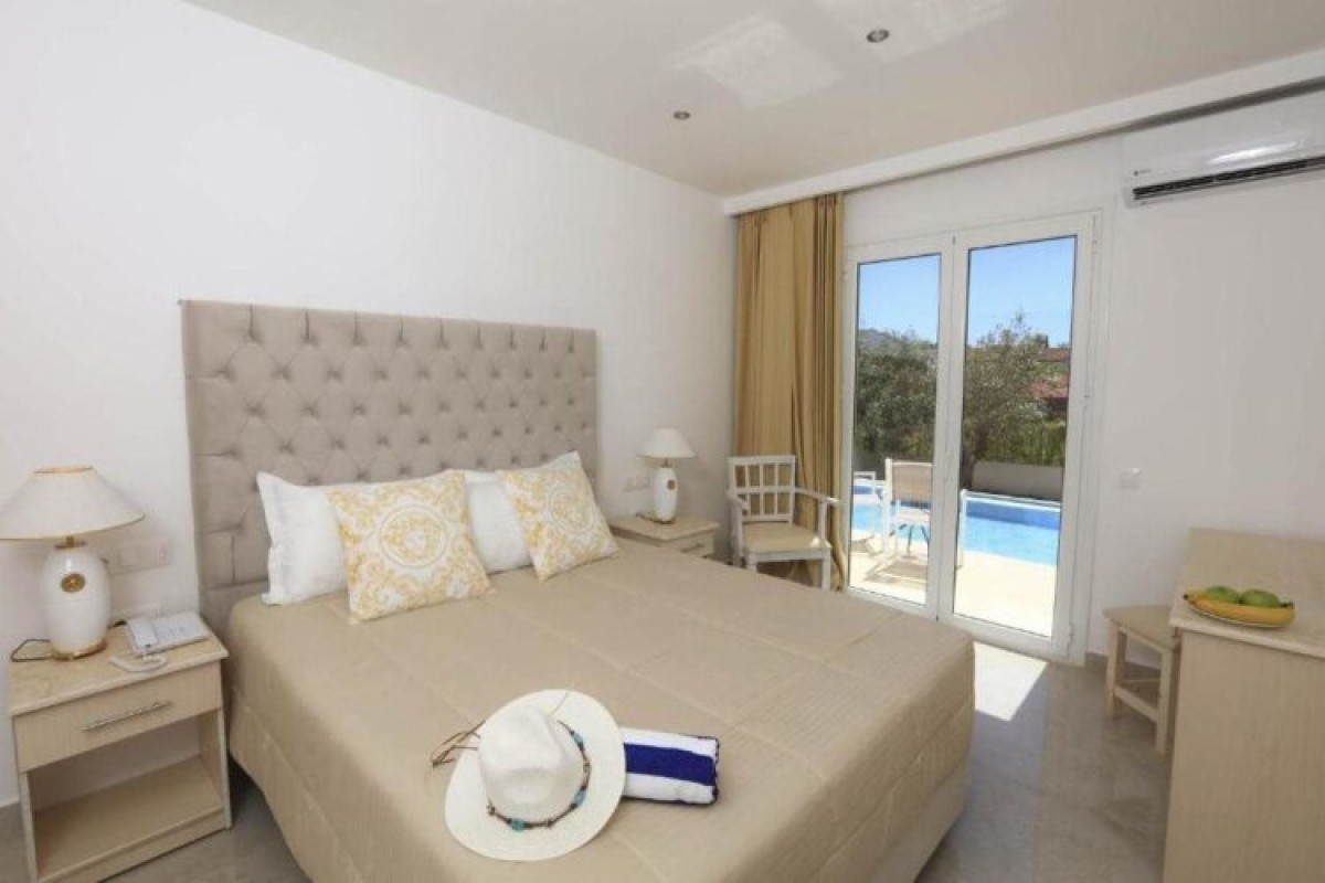 Cavomarina Beach Hotel