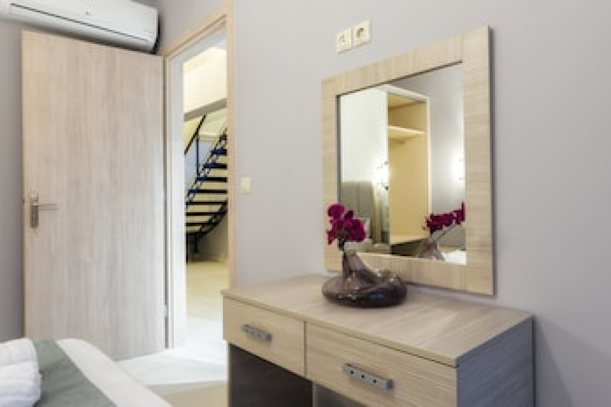PEARL LUXURY LIVING