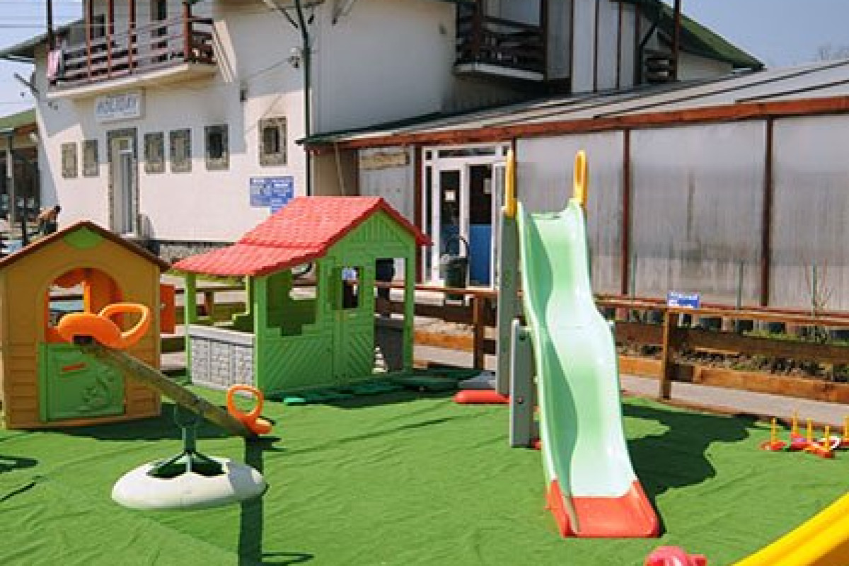 PENSIUNEA HOLIDAY