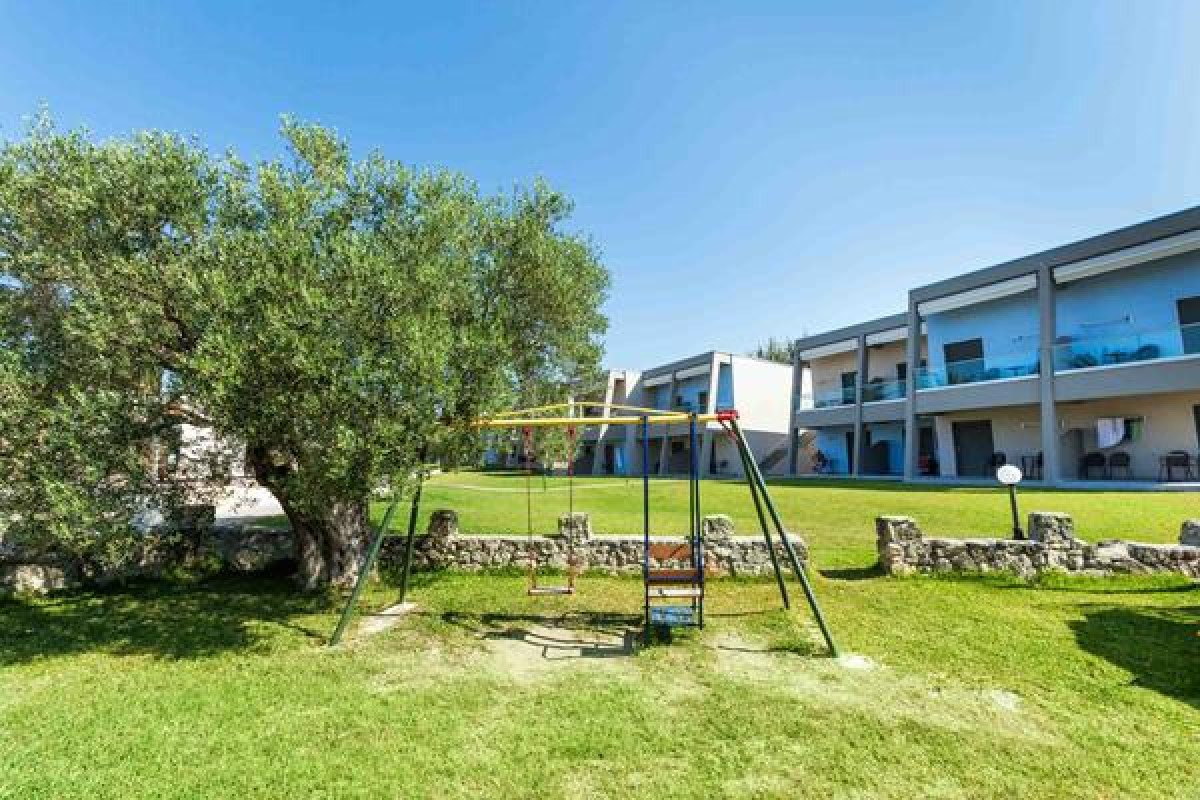 Iris Hotel - Siviri