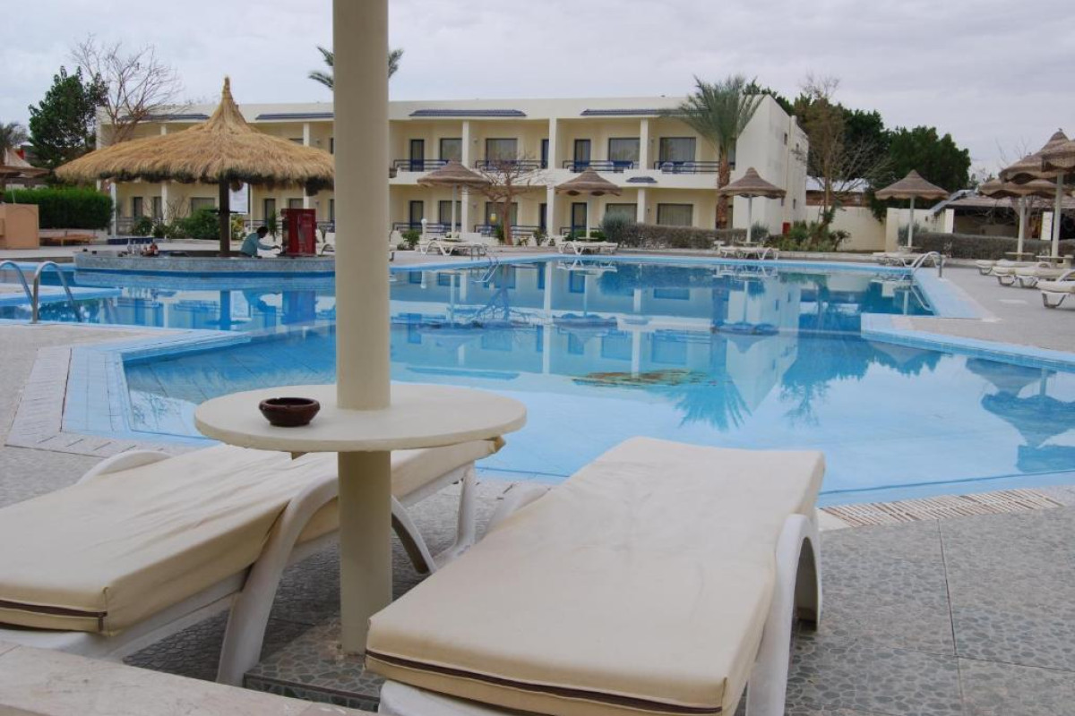 CATARACT RESORT