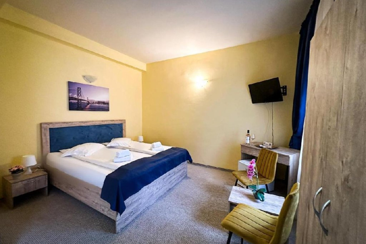 HOTEL PIN