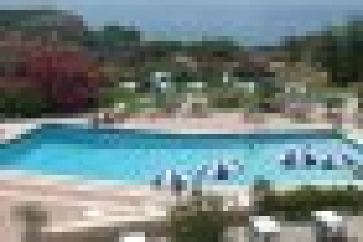 KARAVADOS BEACH HOTEL
