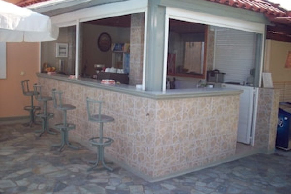 IONIS HOTEL