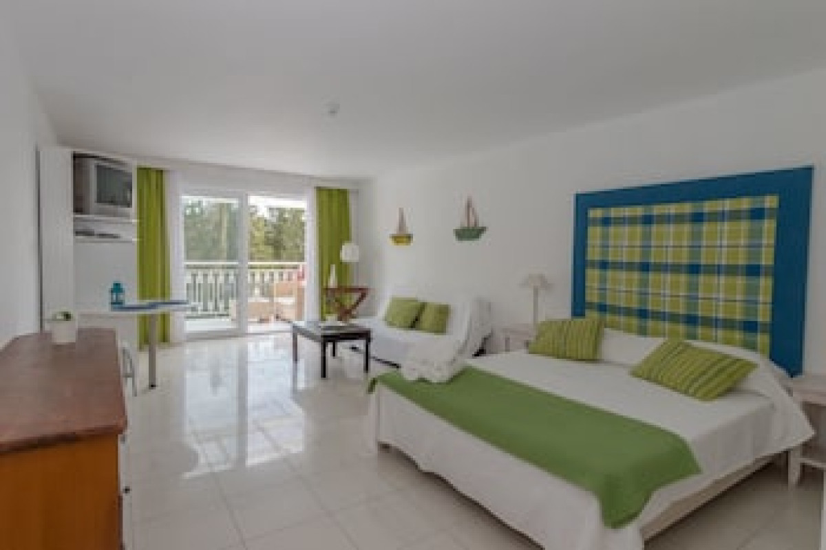 GERAKAS BELVEDERE HOTEL amp; LUXURY SUITES