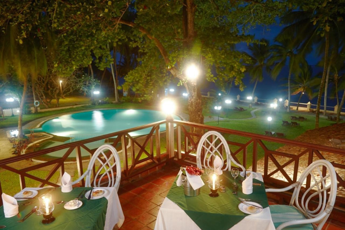 Neptune Beach Resort and Safari Tsavo Explorer RO