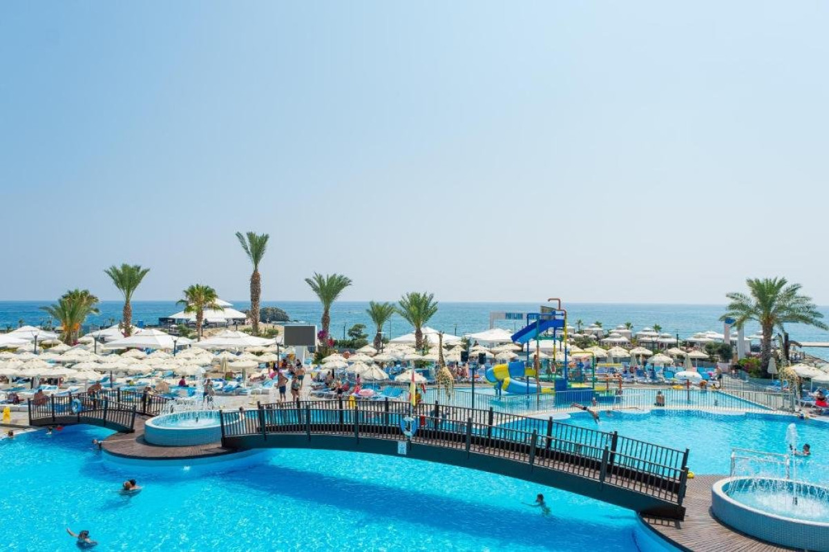 Granada Luxury Resort