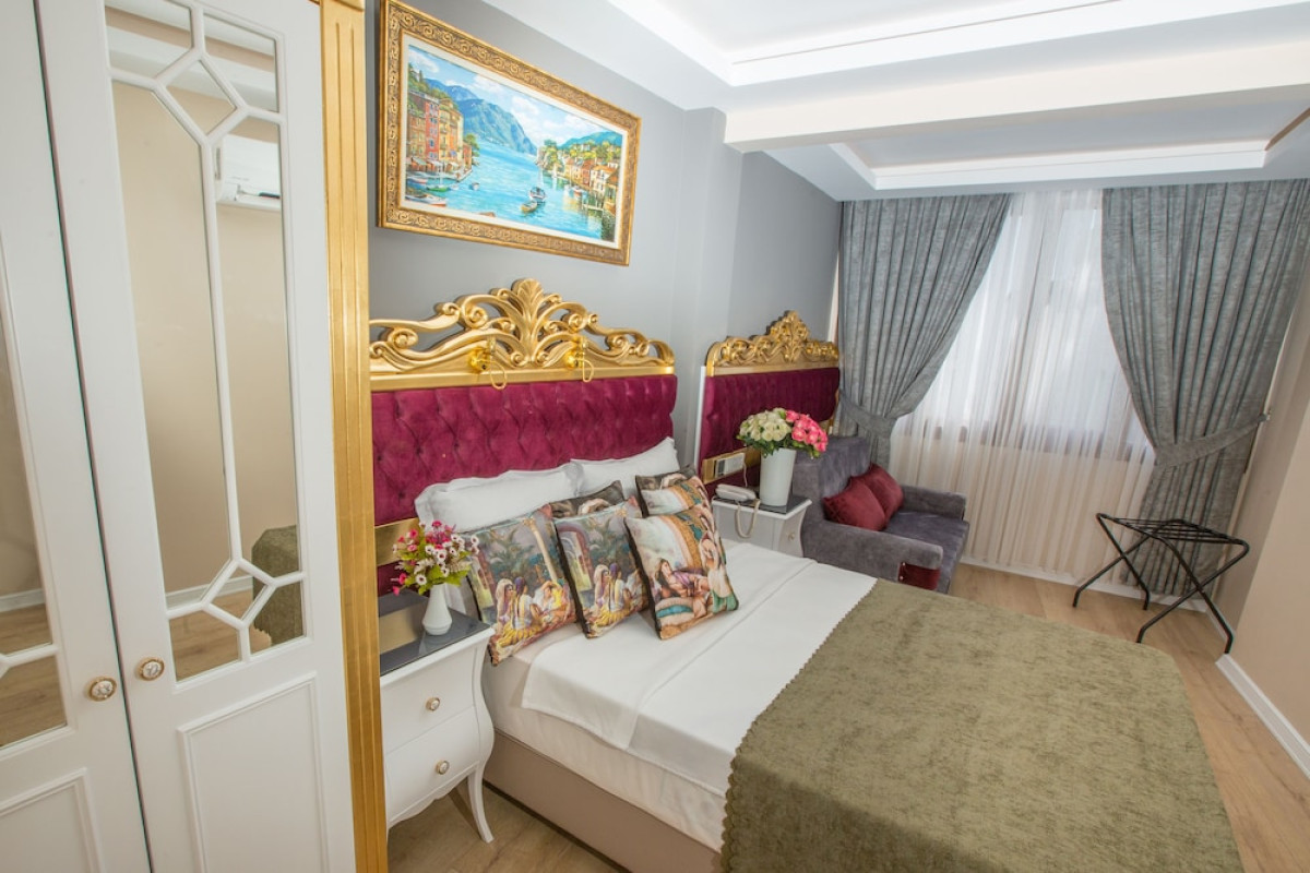 ATLANTIS ROYAL HOTEL