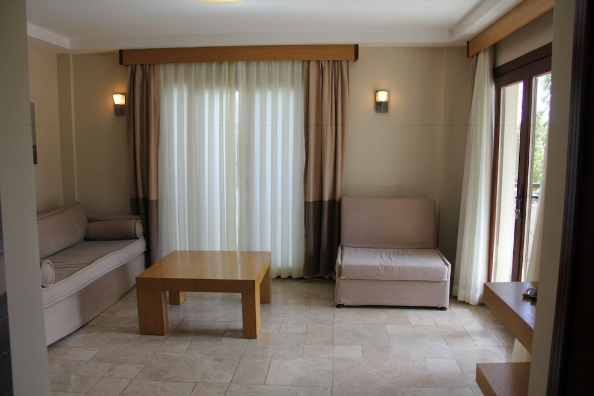 VILLANAZ APART HOTEL