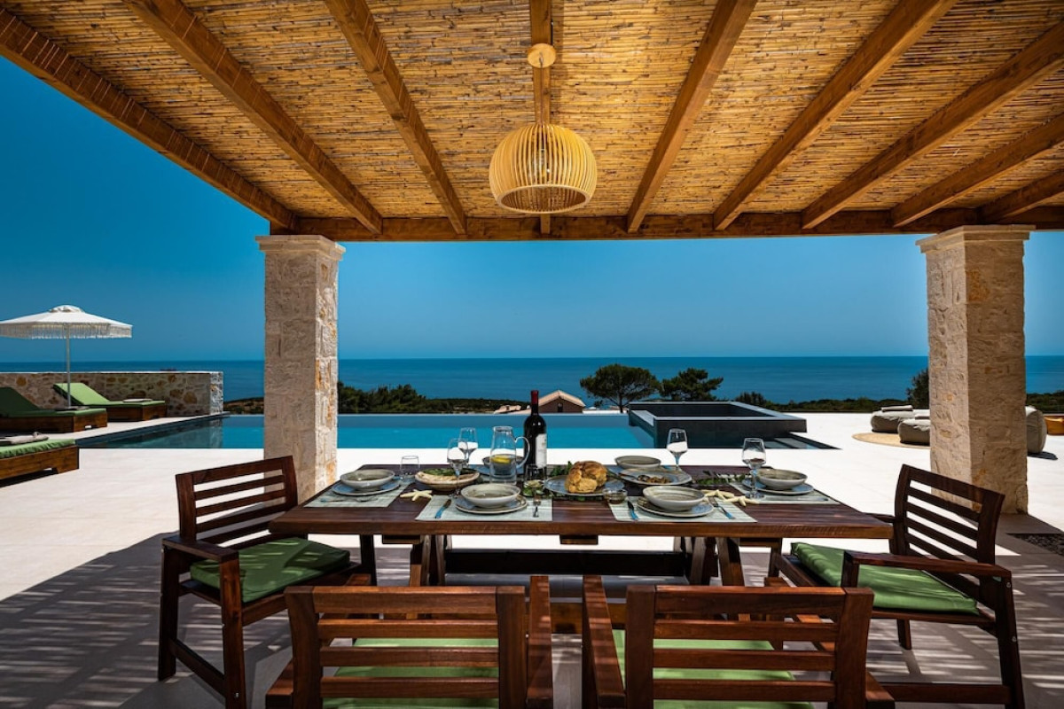 TERRA LUCIS MOUNTAIN RESIDENCES AETHER VILLA
