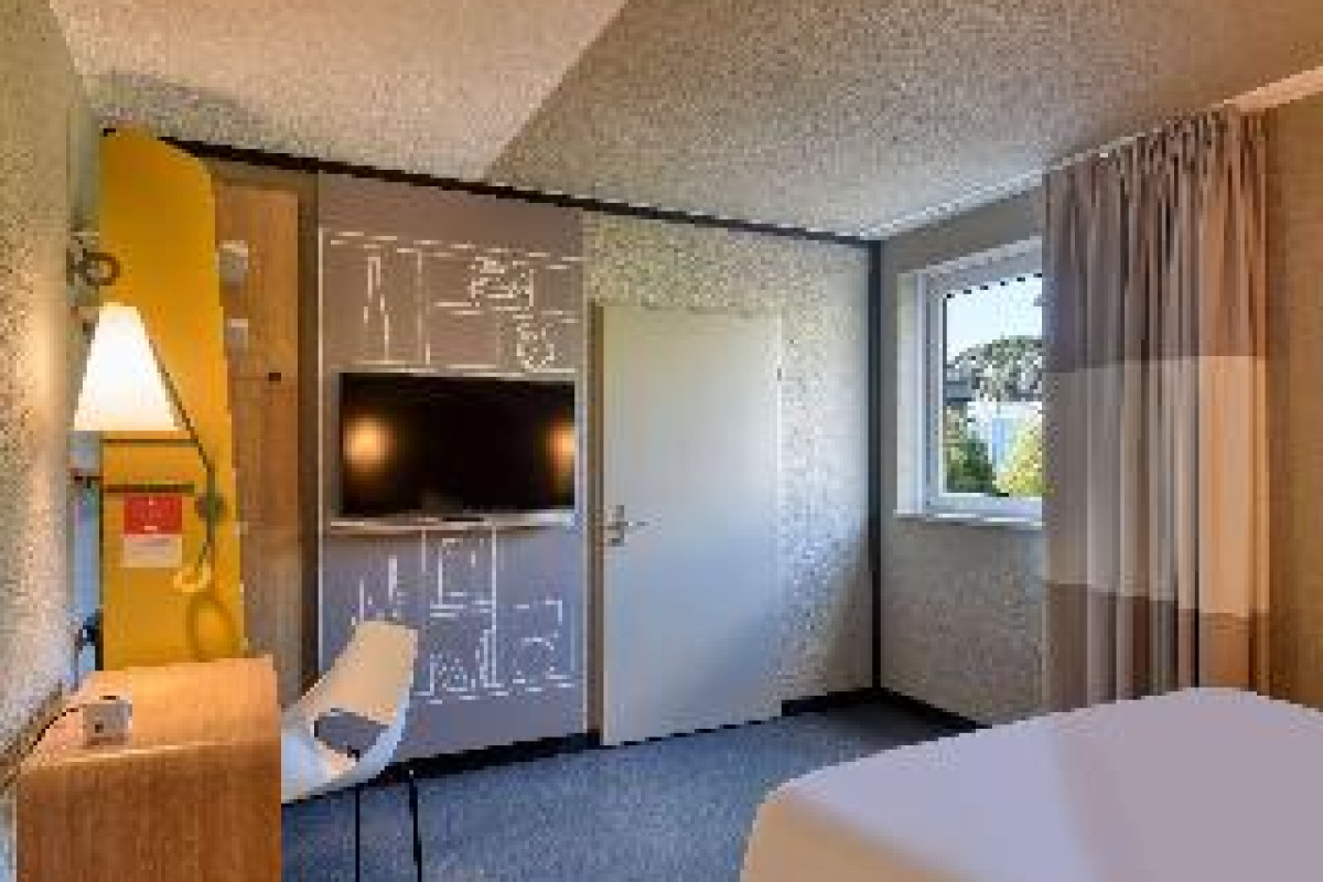 ibis Zurich City West Hotel