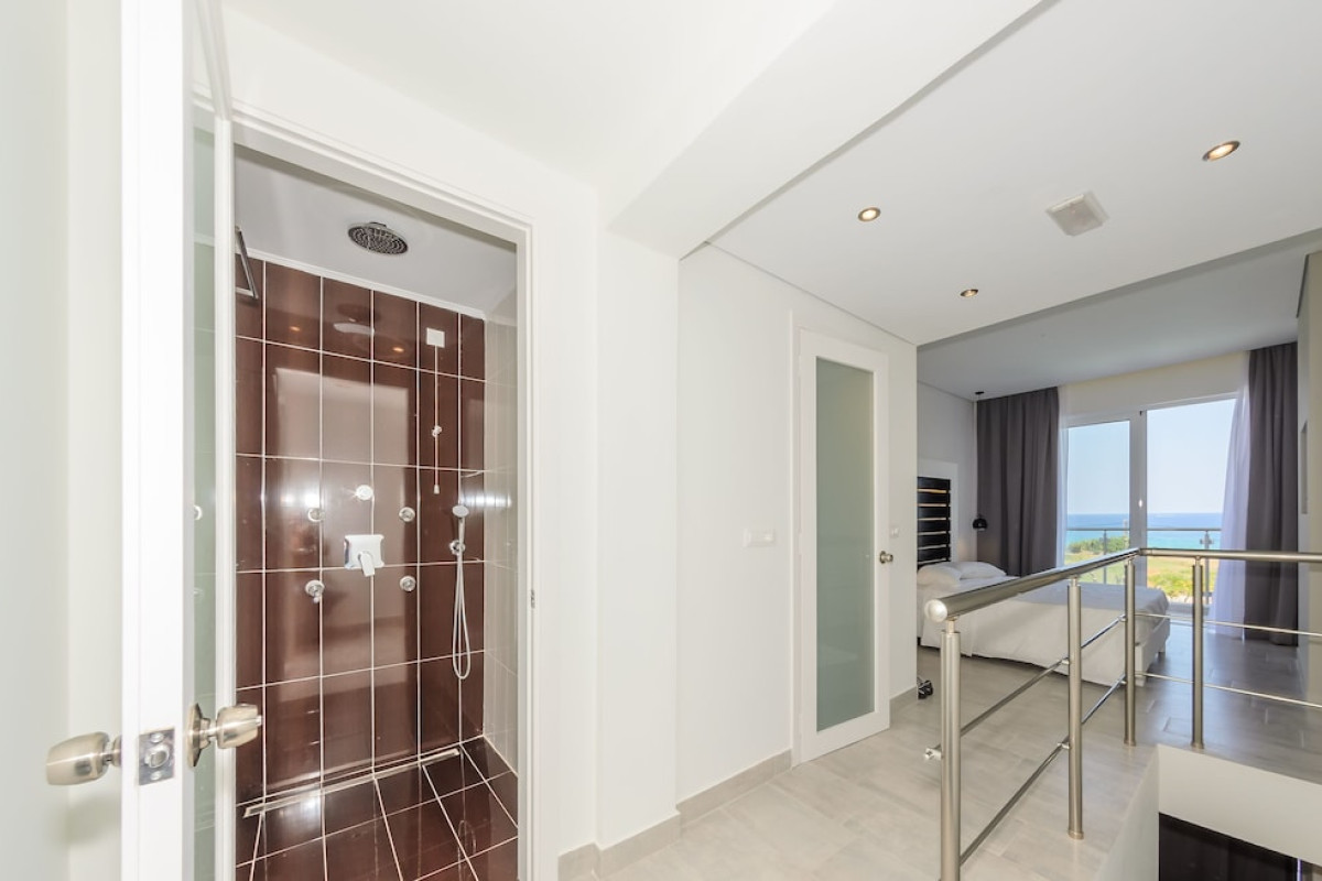 BELUSSI EXCLUSIVE SUITES ADULTS ONLY