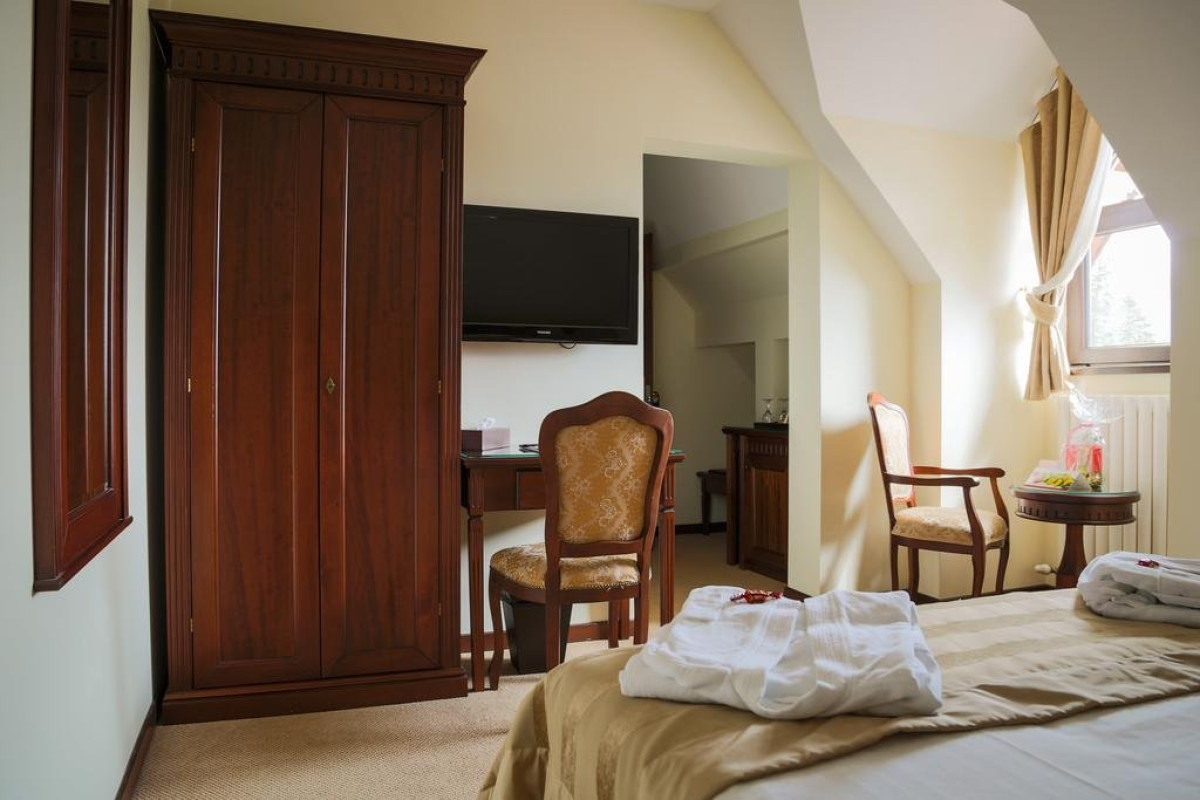 HOTEL FOISORUL CU FLORI