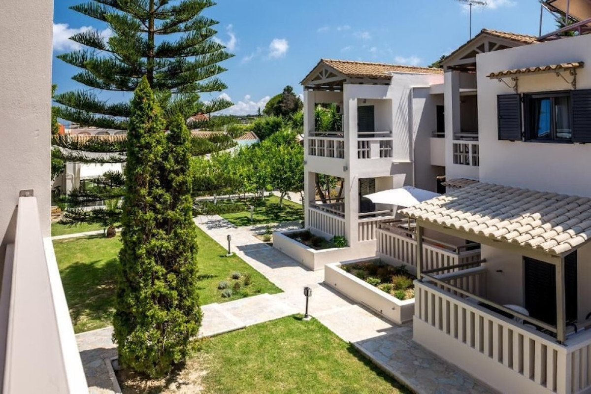 TRIANON STUDIOS