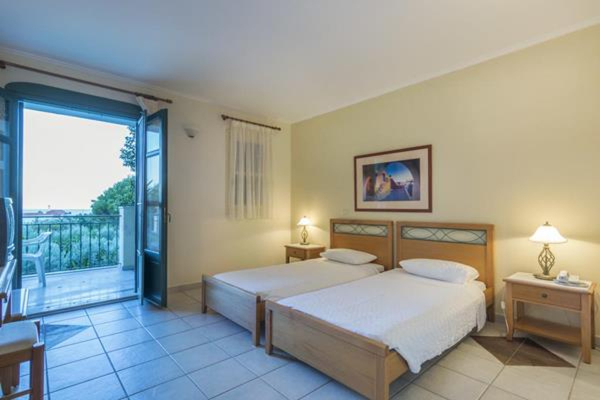 Kyveli Apartments (Vrodathos)
