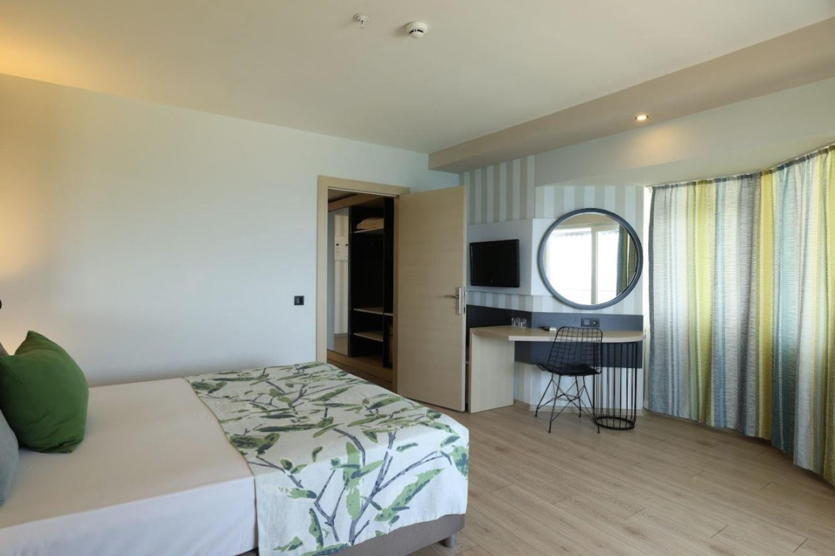 EOS Beach Resort