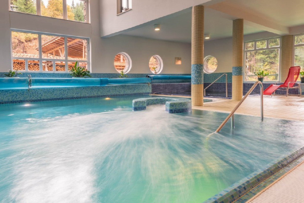 LOBOGO RESORT.