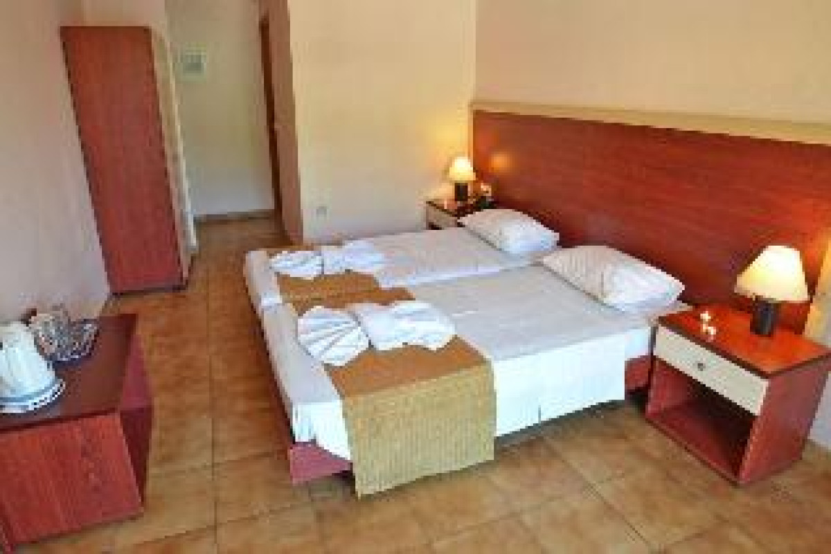 MAVRIKOS HOTEL