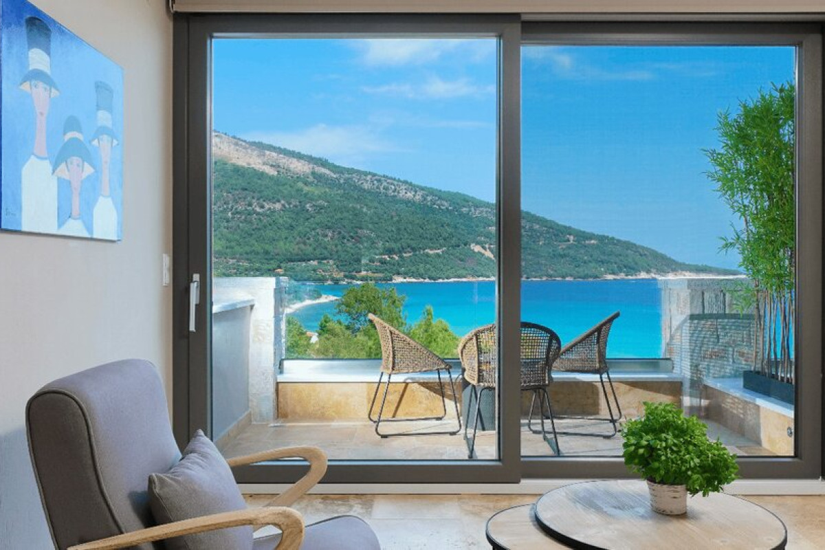 Essentia Luxury
