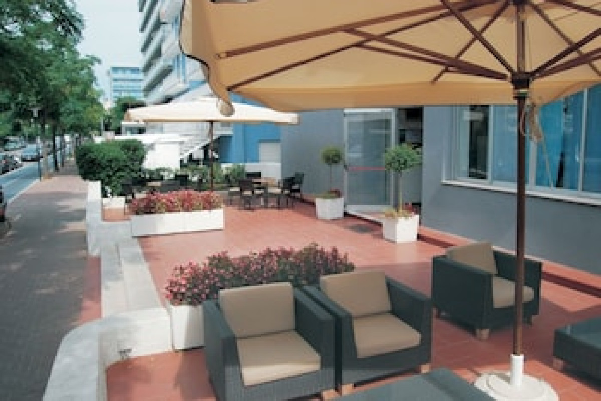 HOTEL EMBASSY PESARO