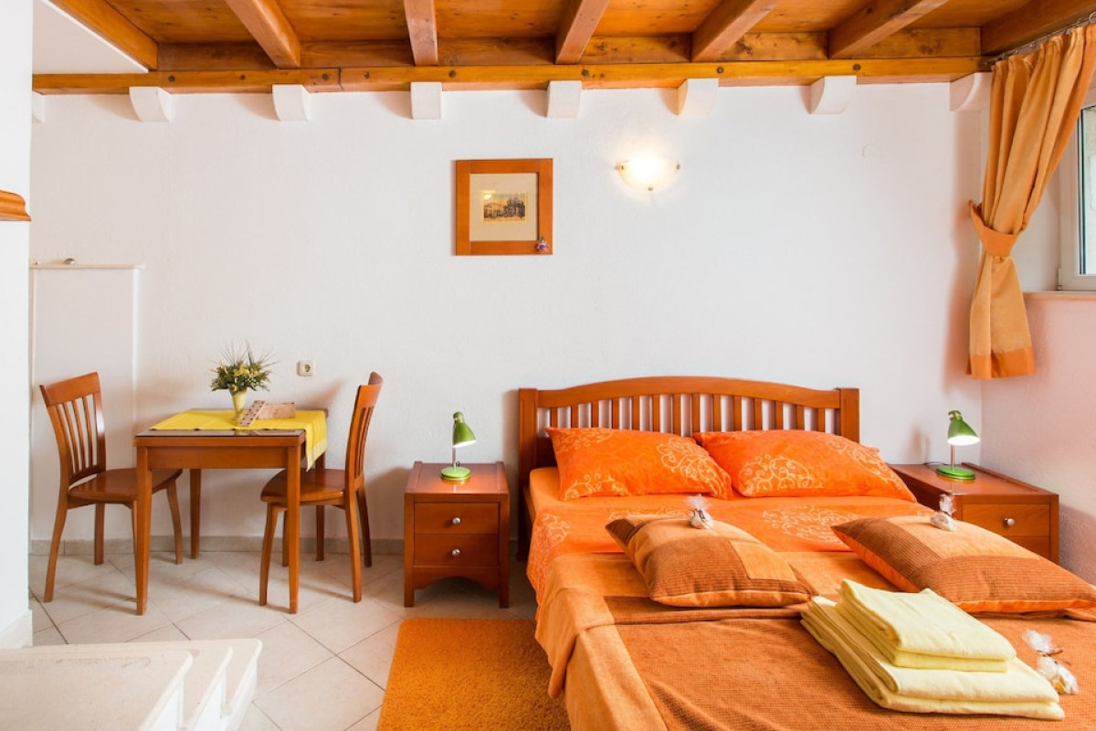 APARTMENTS IVANA