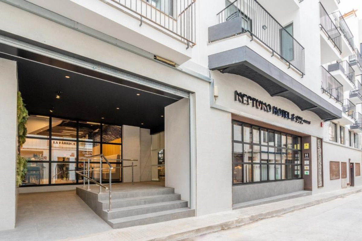 Neptuno Hotel (Calella)