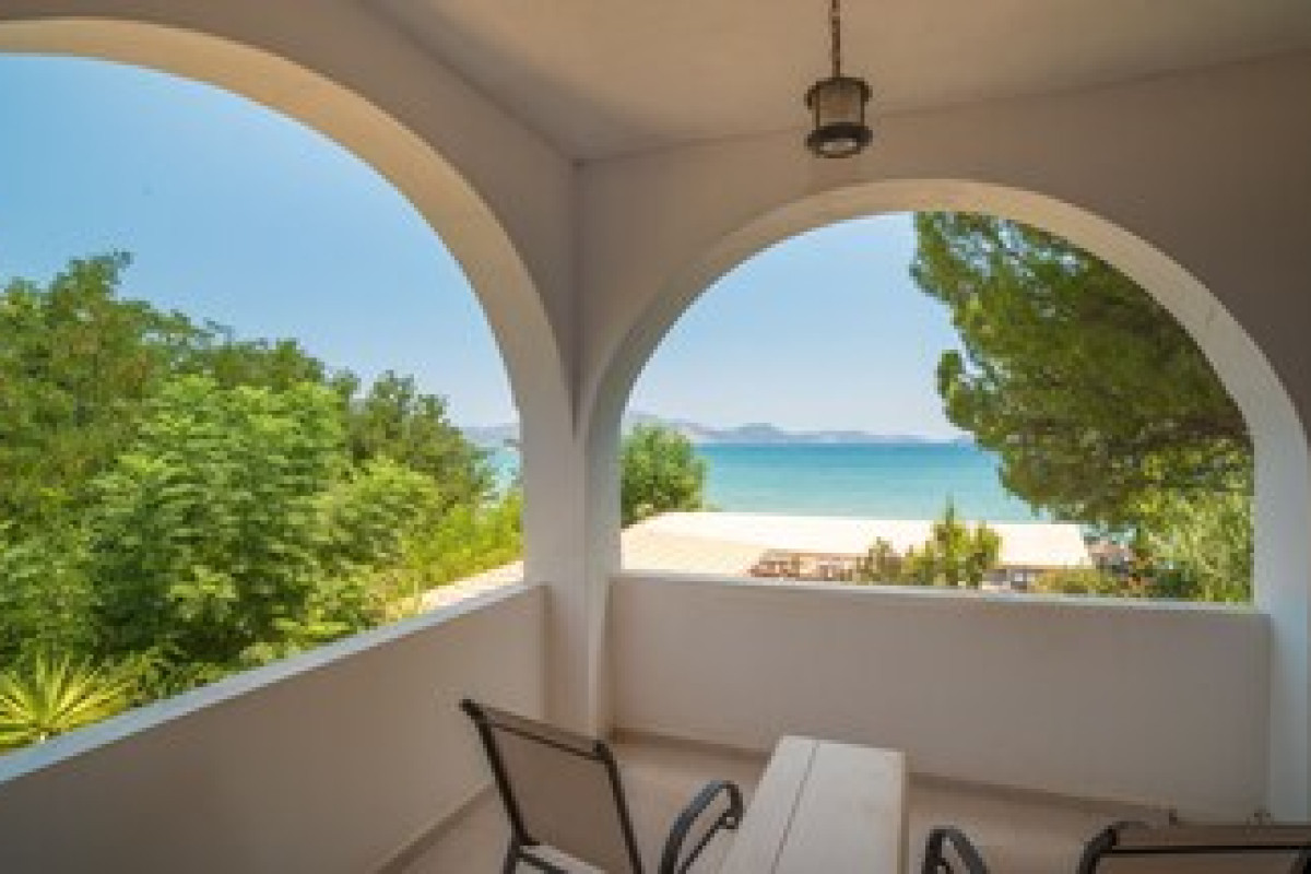 PORTO KOUKLA BEACH HOTEL
