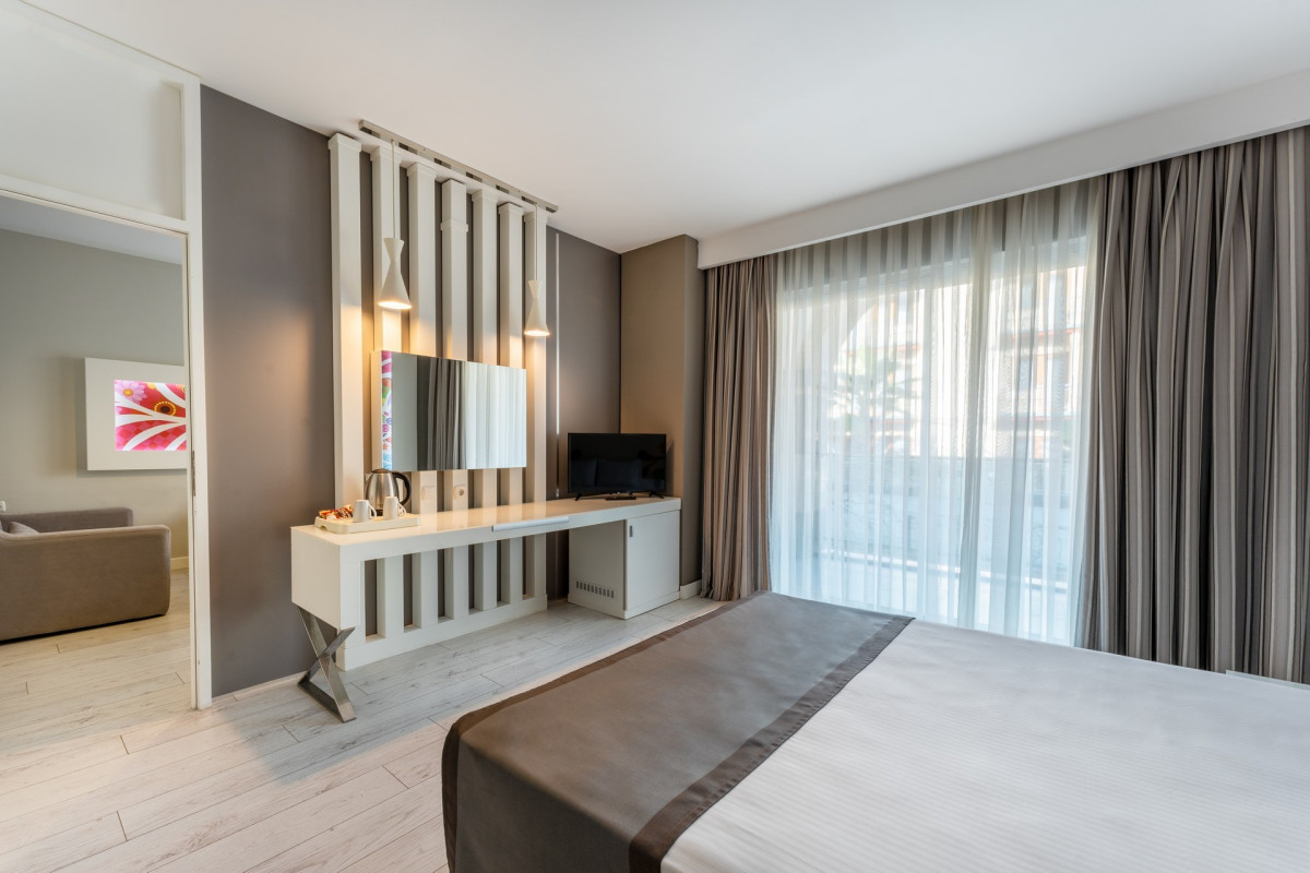 Dosinia Luxury