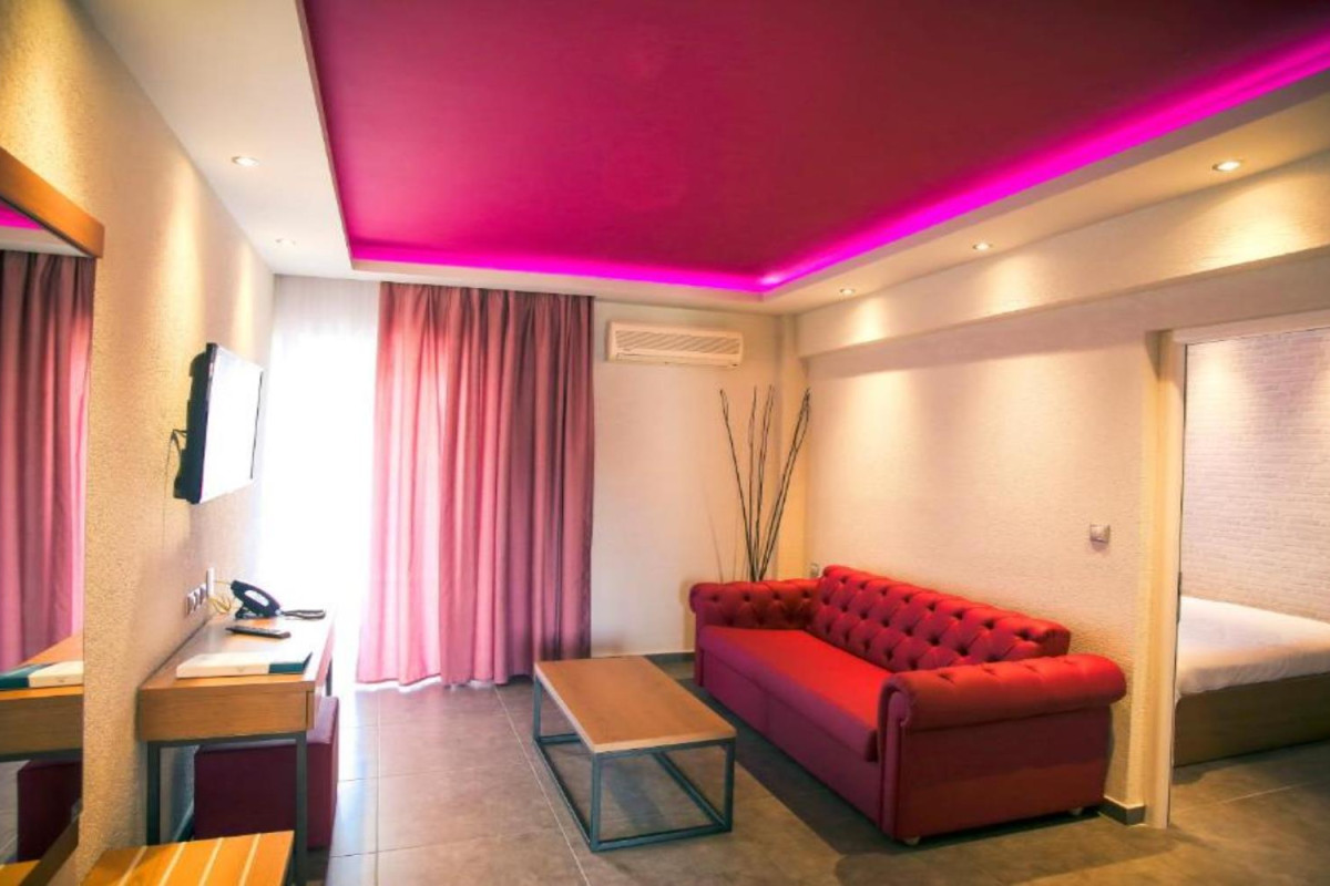 Royal Hotel Polichrono
