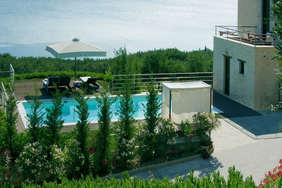 EXENSIAN VILLAS AND SUITES