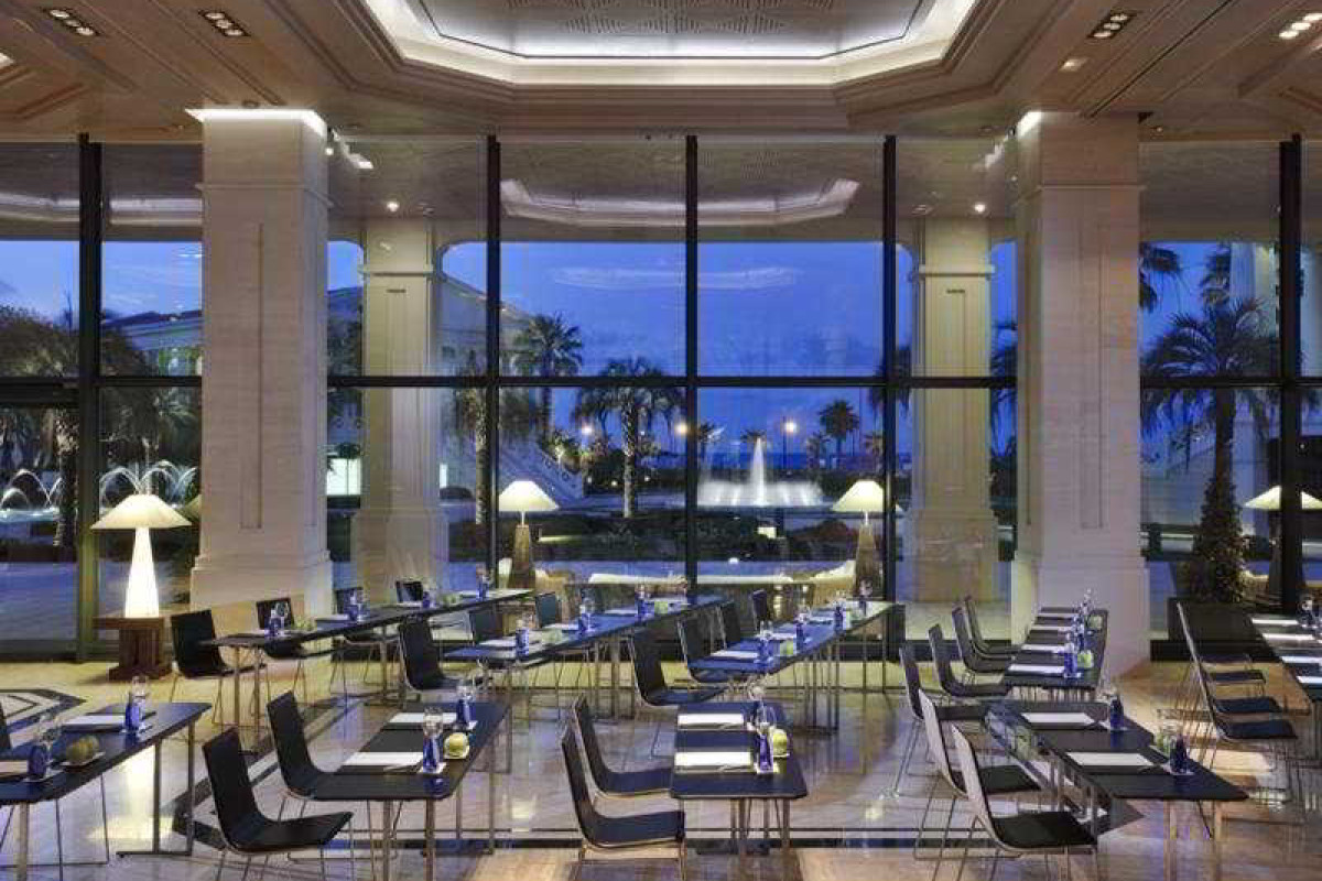 Las Arenas Balneario Resort