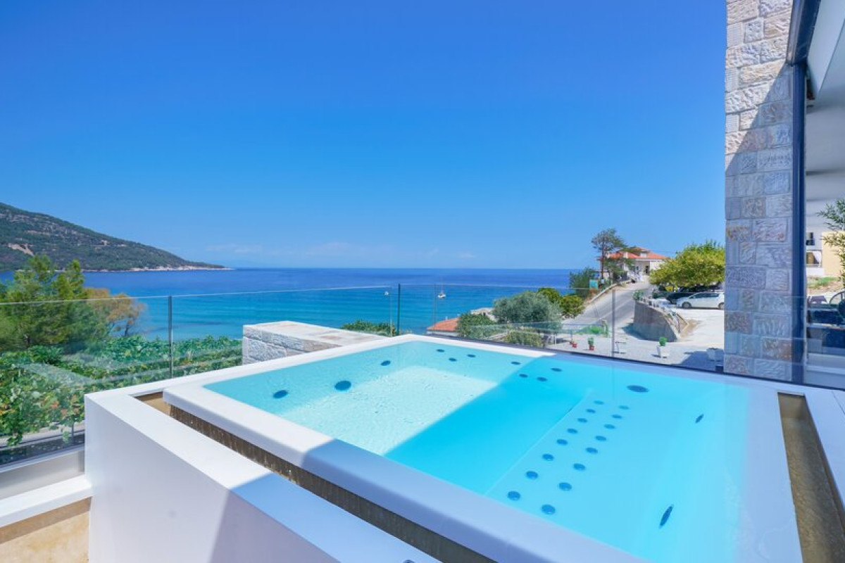 Essentia Luxury