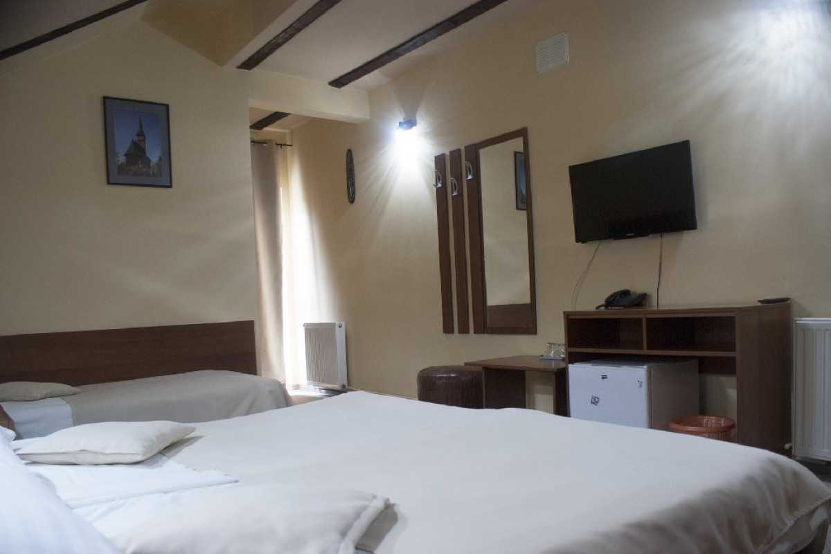 PENSIUNEA HOLIDAY