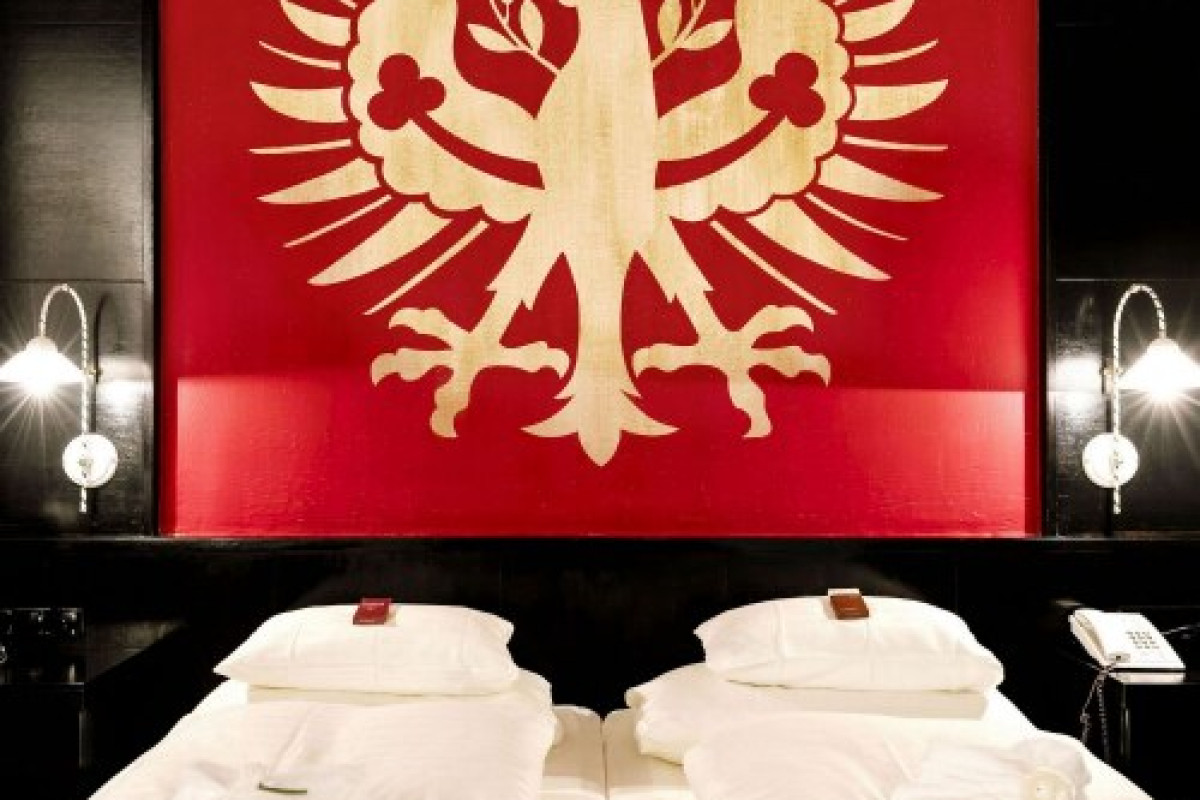 HOTEL SCHROFENSTEIN