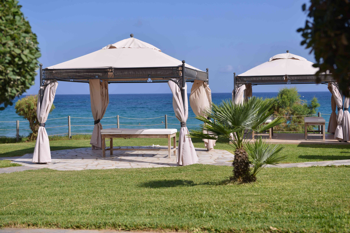 ALEXANDER BEACH HOTEL and VILLAGE