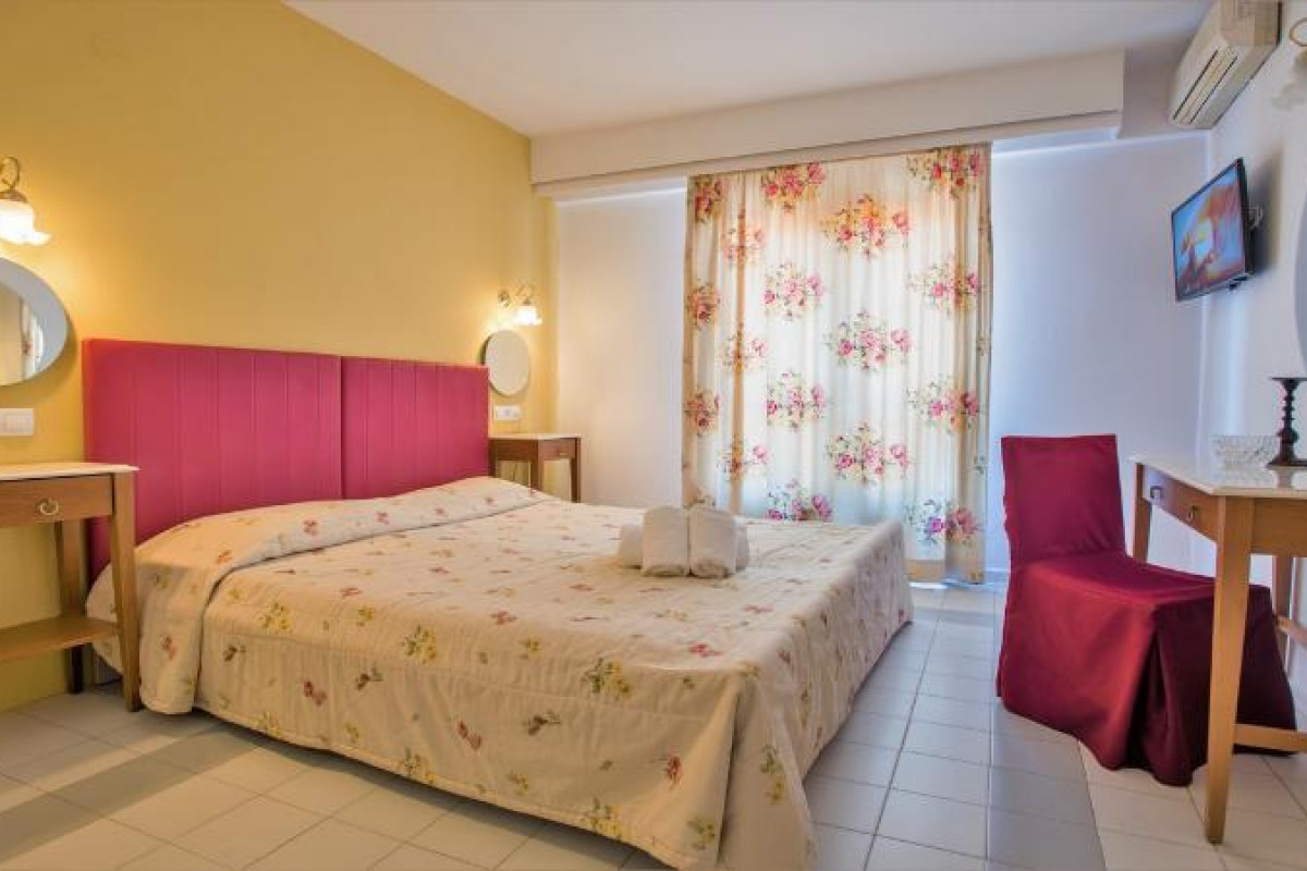 Nami Hotel amp; Suites
