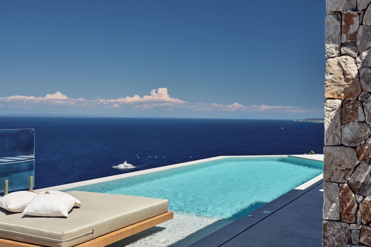 Etheria Luxury Villas & Suites