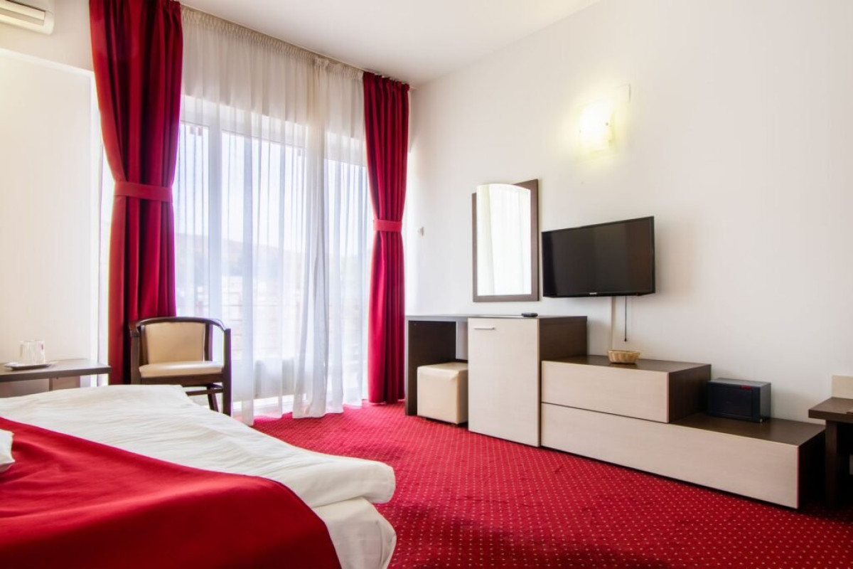 Half Day Tour of Bucharest (4 - 5 h,without accommodation)