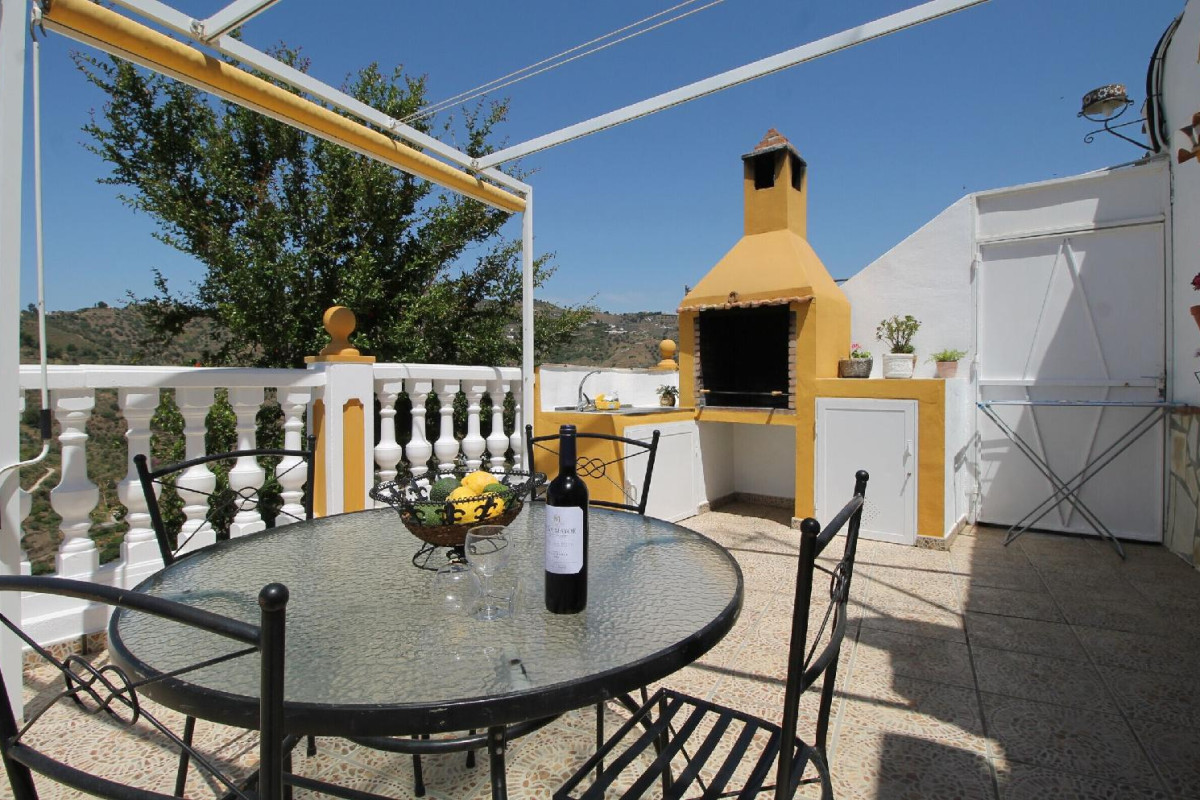 1090 Villa Las Flores