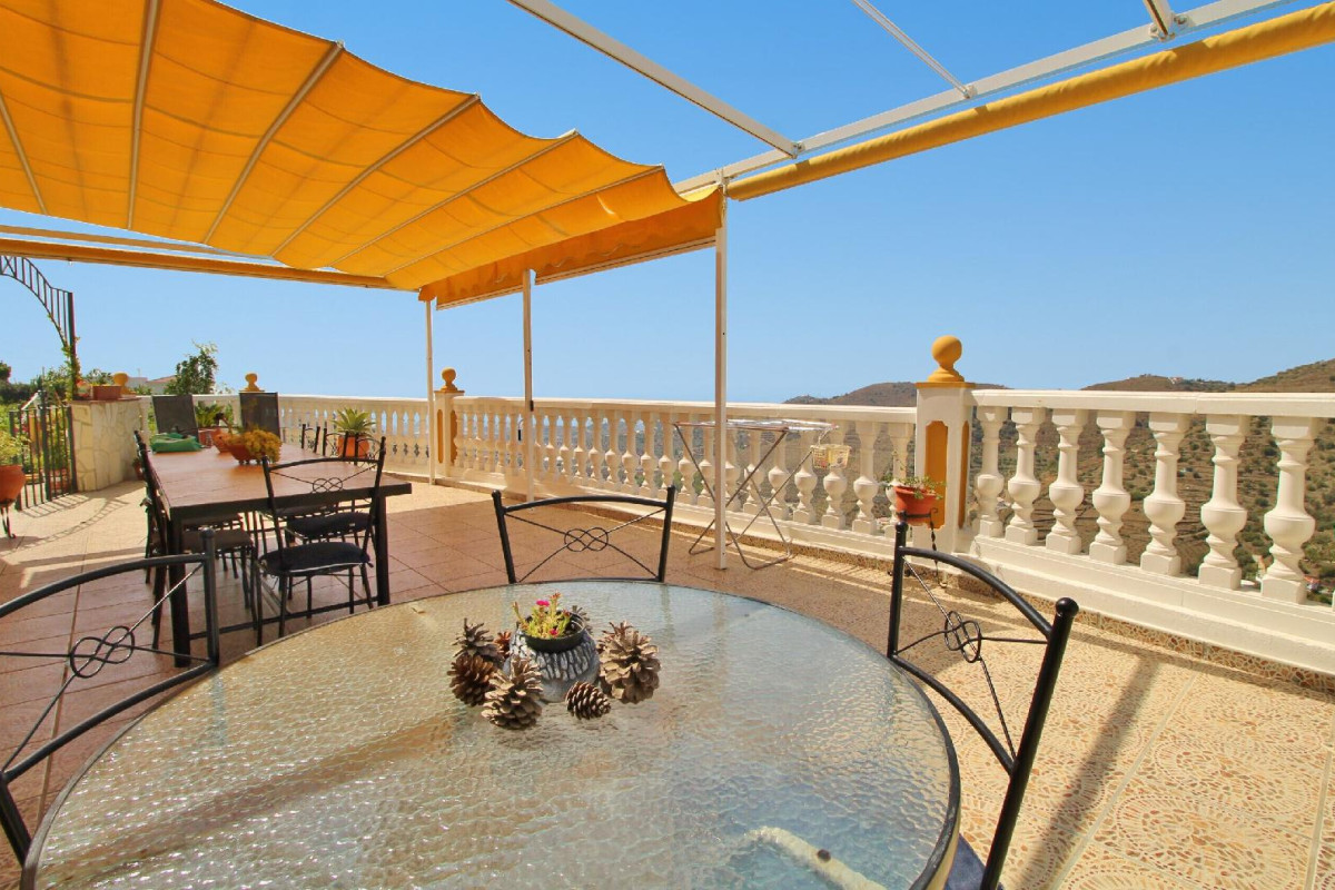 1090 Villa Las Flores
